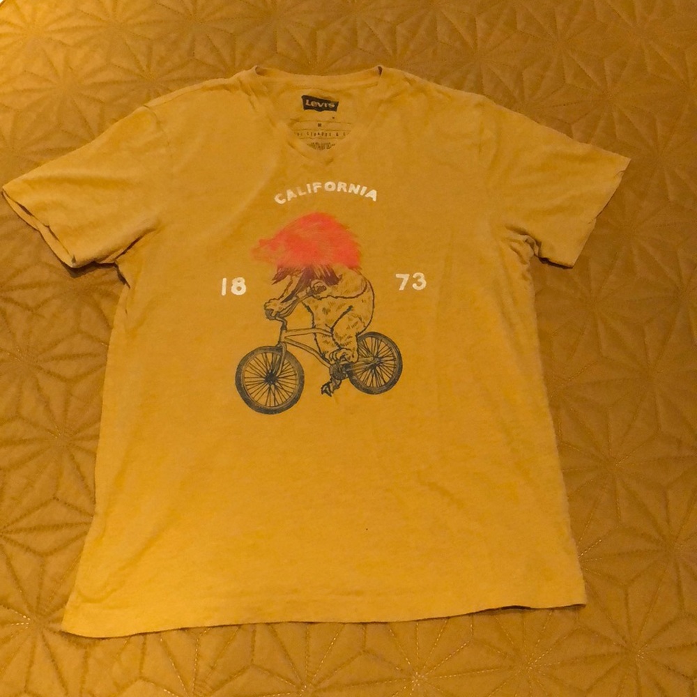 Vintage Levi’s v-neck T-shirt